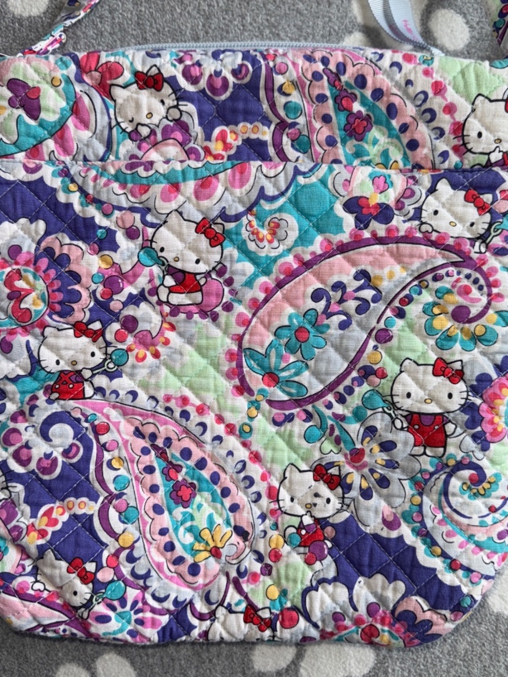 Hello Kitty Vera Bradley $95 Limited Edition Crossbody Purse - Picture 4 of 11